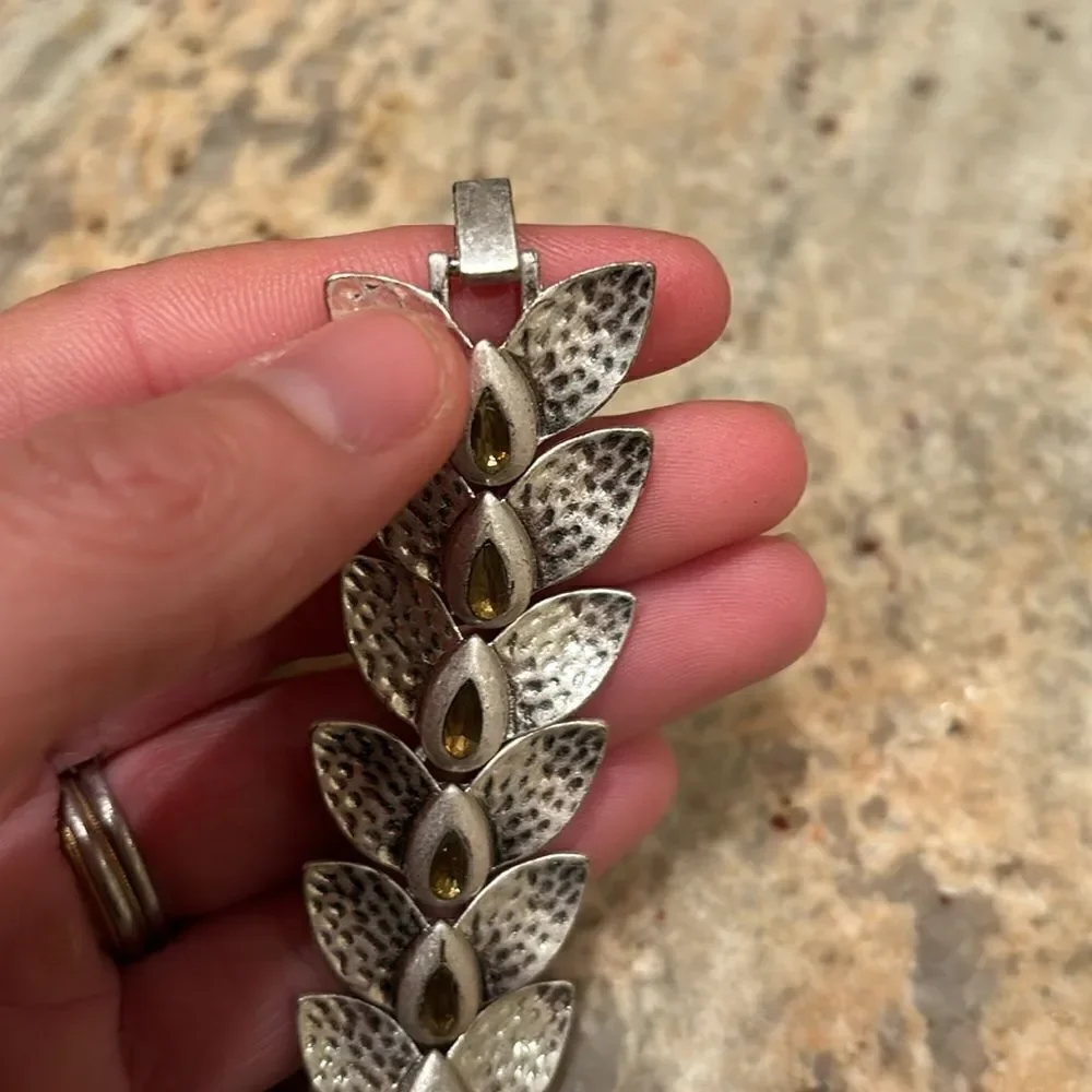 Vintage Clasp Bracelet Silver Tone Laurel Leaf
